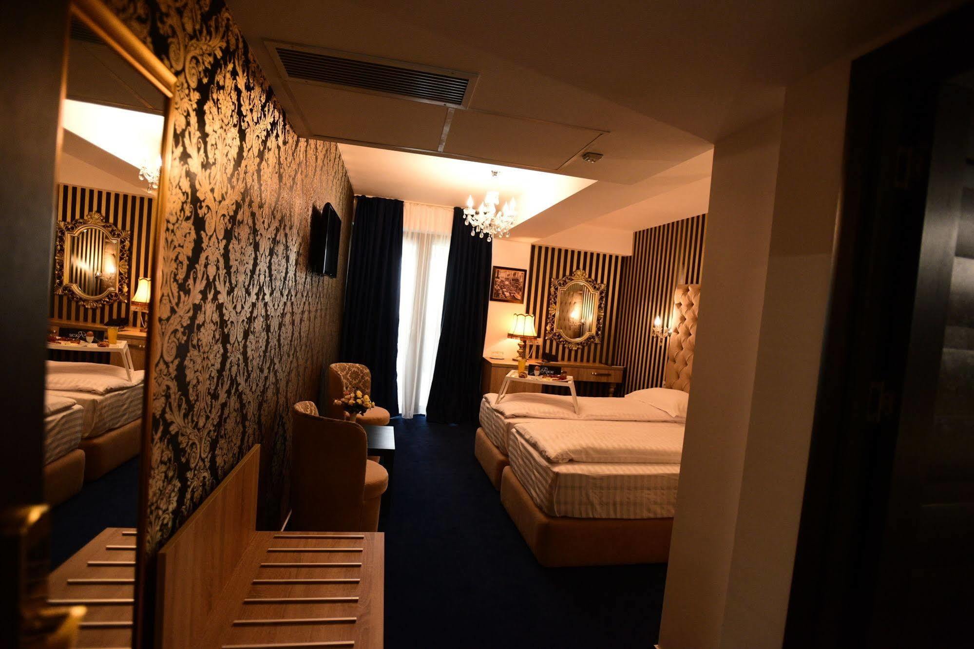 La Rocca Boutique Hotel Craiova Eksteriør billede