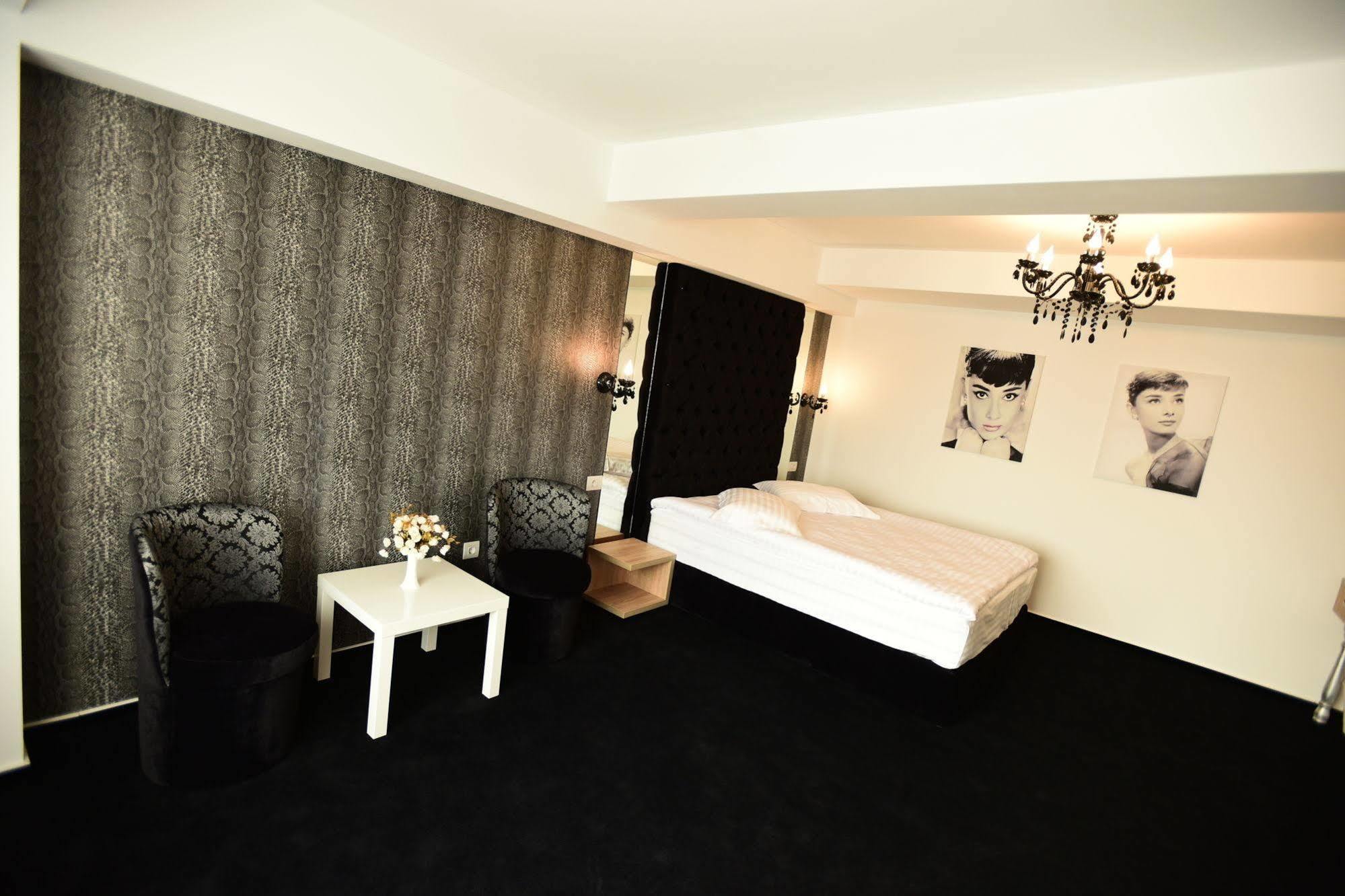 La Rocca Boutique Hotel Craiova Eksteriør billede